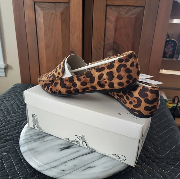 NWT Leopard Flats 8 - Picture 7 of 11